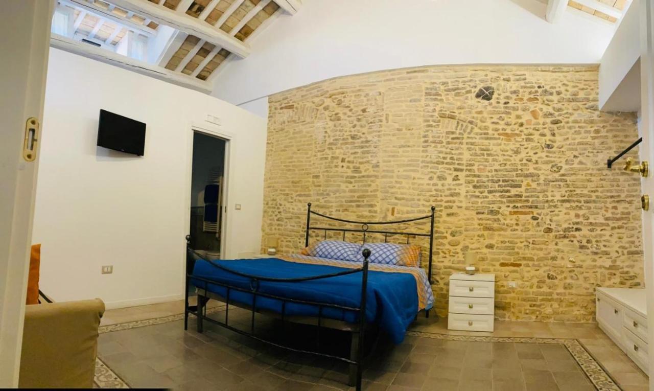 Отель Residenza In Piazzetta Васто Экстерьер фото